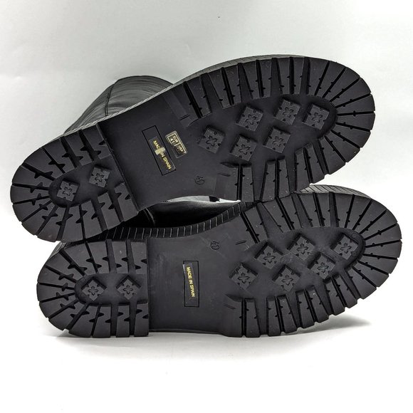 Elegant Black Platform Boots - Picture 4 of 11